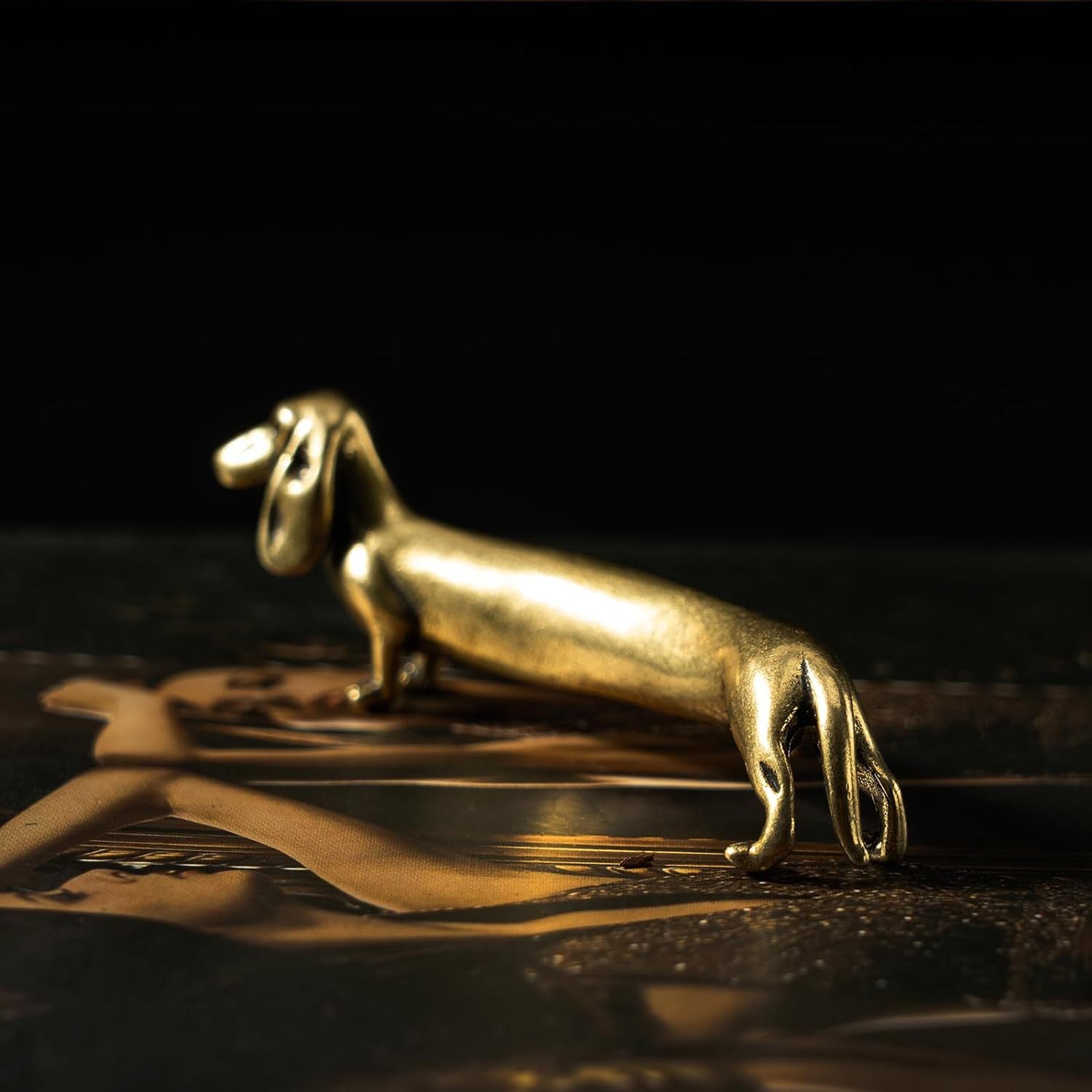 1PC Vintage Solid Brass Miniature - Delicate Dachshund Desk Ornament for Pet Enthusiasts - Exquisite Collectible and Home Décor Accent (Dachshund)
