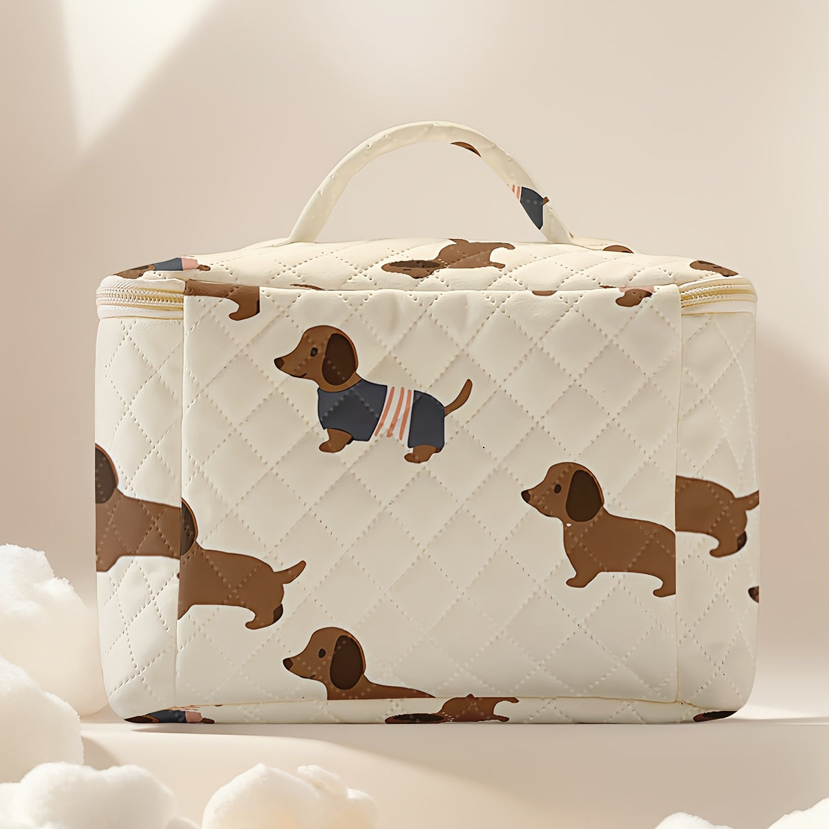 Large Capacity Dachshund Print Makeup Bag - Cute and Stylish Travel Organizer for Toiletries, Brushes, and Accessories, Polyester Material with Zipper Closure, White with Brown and Black Dog Illustrations, Travel Makeup Bag|P