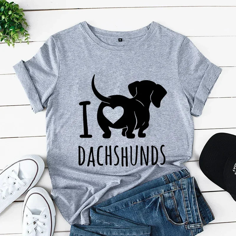 "Dachshund Mom" Premium Modal Tee – Soft Breathable Graphic T-Shirt with Vintage Harajuku Style
