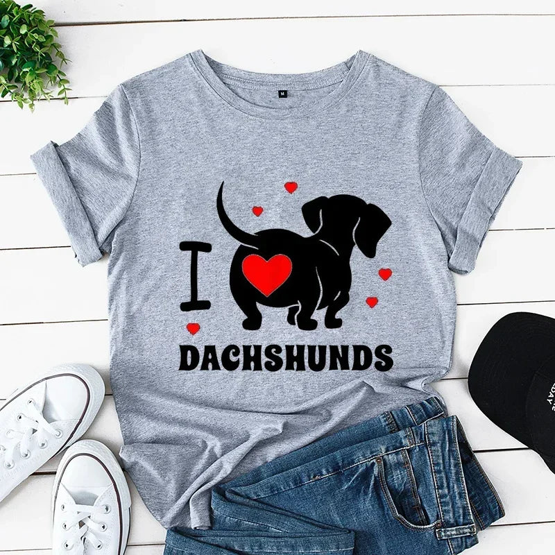 "Dachshund Mom" Premium Modal Tee – Soft Breathable Graphic T-Shirt with Vintage Harajuku Style