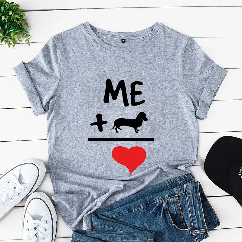 "Dachshund Mom" Premium Modal Tee – Soft Breathable Graphic T-Shirt with Vintage Harajuku Style